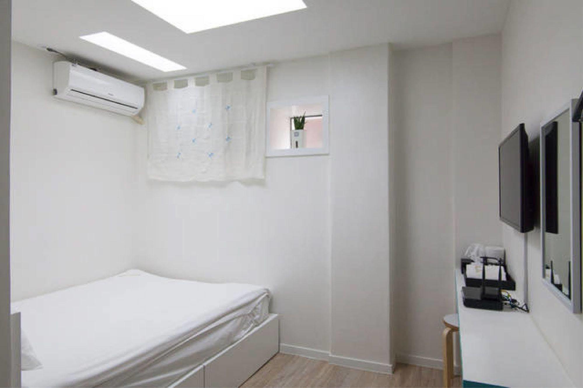 Starhostel Dongdaemun Suite Seoul Eksteriør bilde